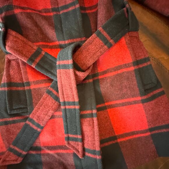 GAP Wool Blend Mid Length Winter Coat Size XS Red Black Plaid Pockets Belt - Picture 5 of 10